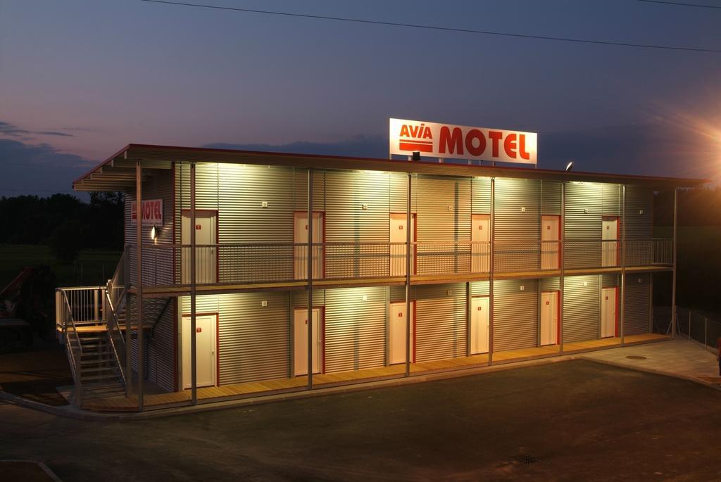 Fairsleep Avia Motel Gmuend Gmund  Eksteriør bilde